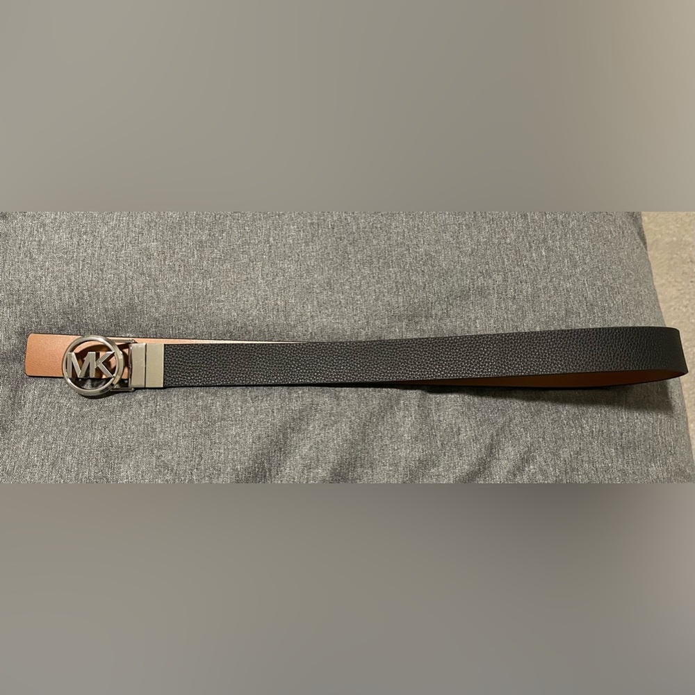 Michael Kors belt - Picture 2 of 5